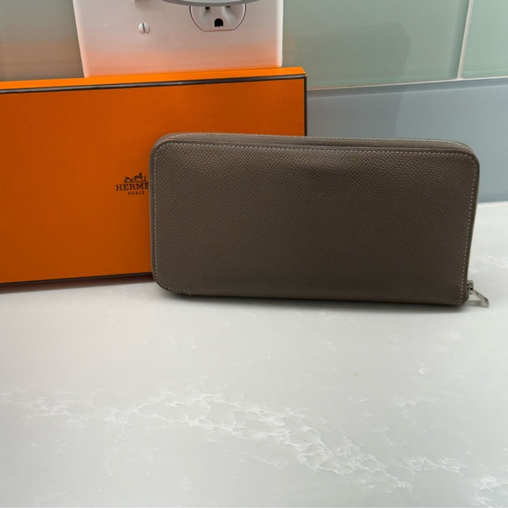Authentic Hermes Chevre Leather Zip Wallet - Picture 2 of 15